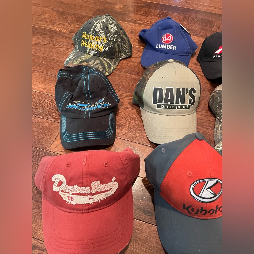 Bundle of men’s hats - Picture 2 of 8